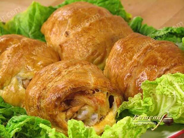 Куриные бедрышки в слоеном тесте – рецепт с фото, французская кухня