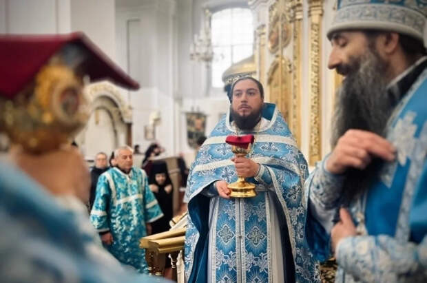 Священнику УПЦ предложили оформить отсрочку и теперь не выпускают из ТЦК