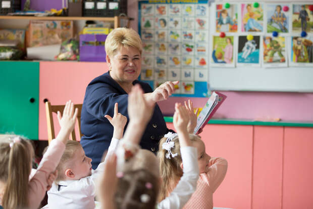 В Госдуме поддержали идею продлить работу детских садов до 20:00