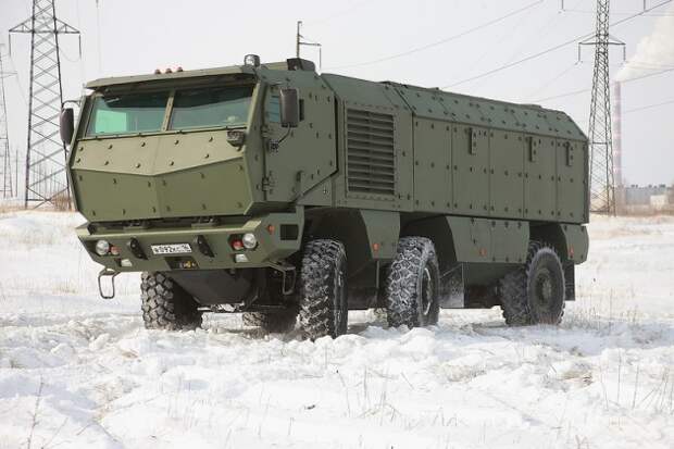 Универсальный бронированный автомобиль-бронетранспортер КАМАЗ