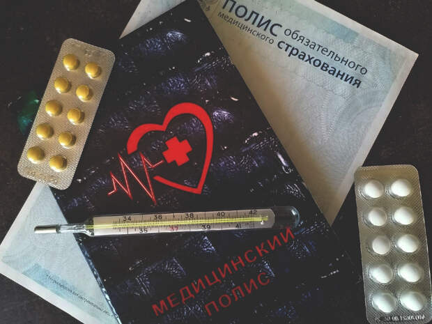 Страдают шея и сосуды: невролог назвал худшую позу для сна