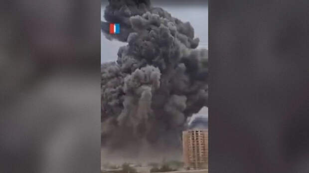 Адское пламя над Бушером: гигантский взрыв склада боеприпасов попал на видео