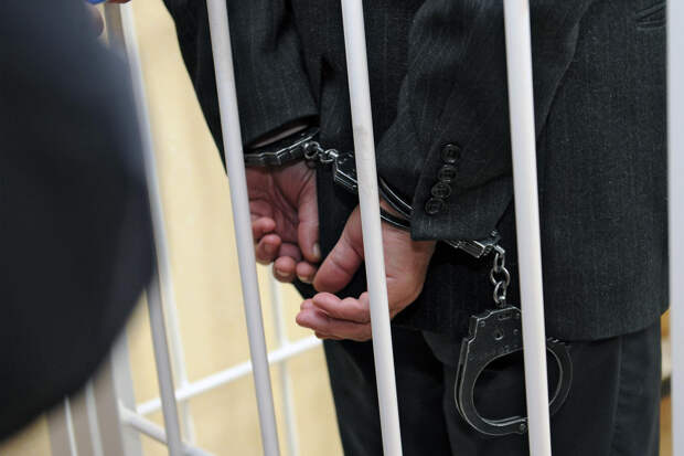 Российский пенсионер получил 12 лет колонии за прогулку с девочкой по пляжу