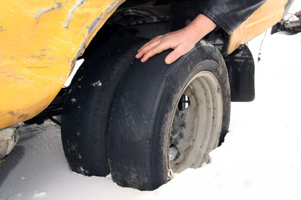 Почему многие водители грузовиков зимой не меняют шины