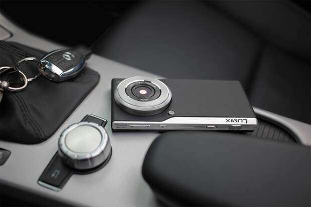 смартфон Panasonic Lumix CM1 
