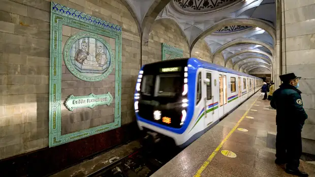 Более 400 человек эвакуировали из метро в Ташкенте после отключения электричества