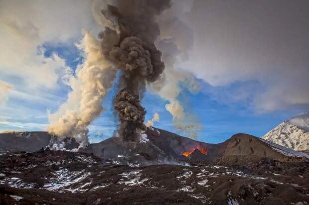 Камчатка, извержение вулкана Плоский Толбачик