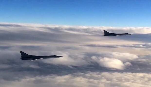 Военных дипломатов из Лондона поймали на сборе данных о ВКС РФ Военных дипломатов из Лондона поймали на сборе данных о ВКС РФ