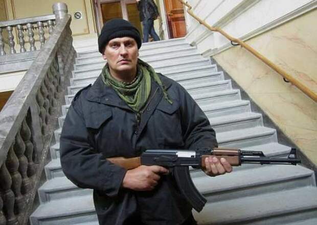 Хорватский кикбоксер, спасший девушек от пьяных арабов, стал героем Кельна (4 фото)