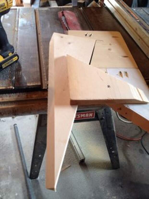 Журнальный столик из одной доски Журнальный столик из одной доски