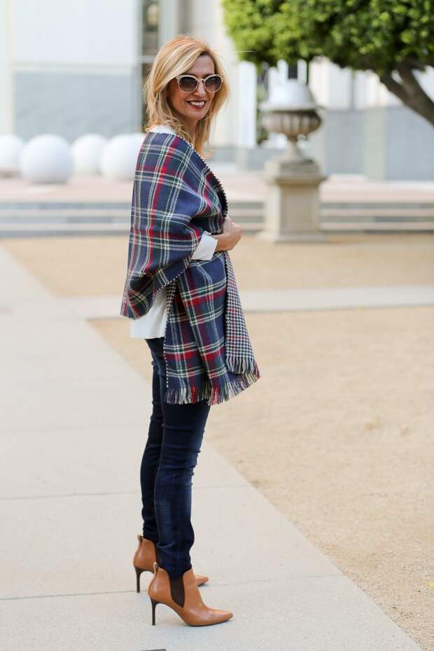 Jacket-Society-Our_new_Reversible_Plaid_And_Hounds_Tooth_Wrap-1154