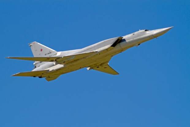 Латвия заявила о девяти российских самолетах, двух кораблях и подлодке у своих границ