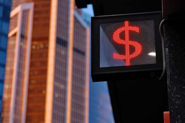 Курсы доллара и евро выросли