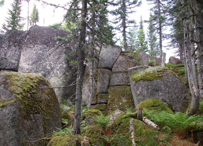 Самые известные мегалиты России (50 фото)