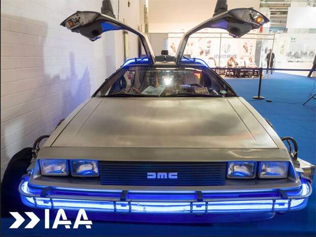 Машина времени на автосалоне во Франкфурте dmc-12, делореан, машина времени, назад в будущее