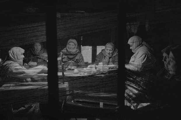 Кадр из фильма «На этой земле»