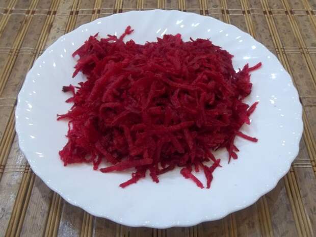Красный борщ с савойской капустой. Рецепт с фото Рекомендую обратить внимание на этот овощ и приготовить с савойской капустой вкуснейший борщ по моему рецепту.