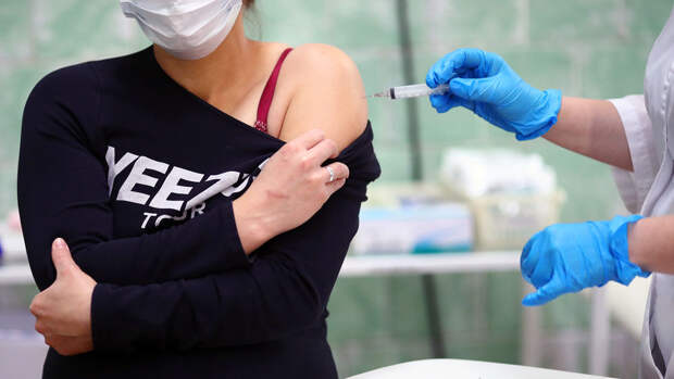 Попова: Россия изучает зарубежный опыт по вопросу штрафов за отказ от вакцинации