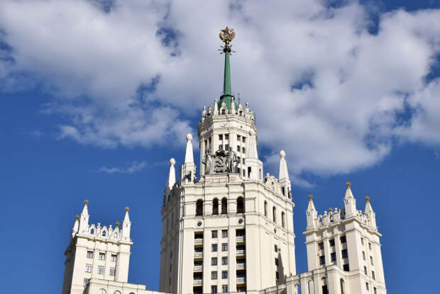 Высота здания - почти 180 метров. /Фото:liveinternet.ru