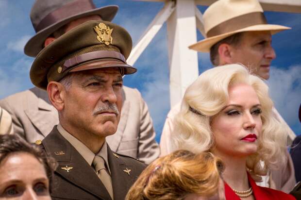 Состоялась мировая премьера нового сериала Джорджа Клуни “Уловка-22”: актер в образе военного
