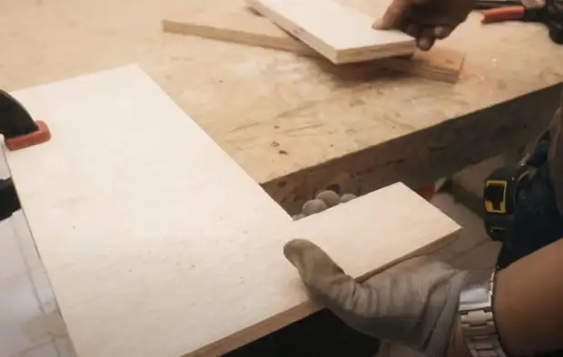 Удобная направляющая для ручной дисковой пилы