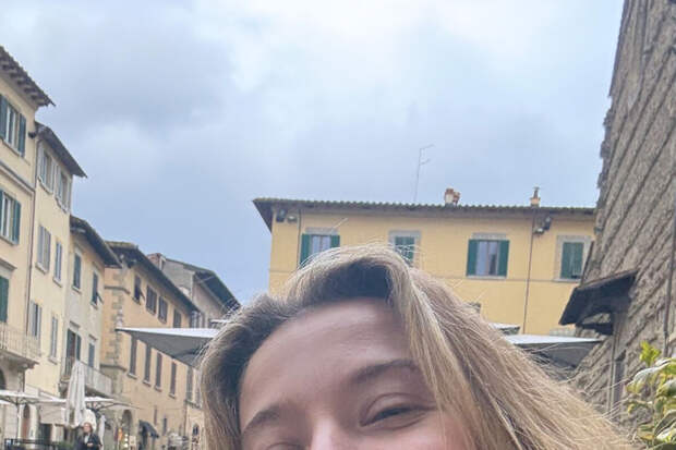 Актриса Юлия Высоцкая снялась без макияжа на отдыхе в Италии