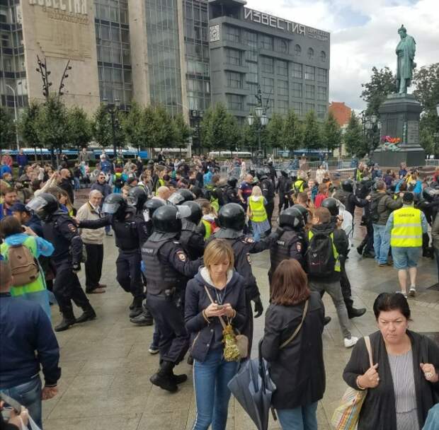 Полицейская змейка в действии