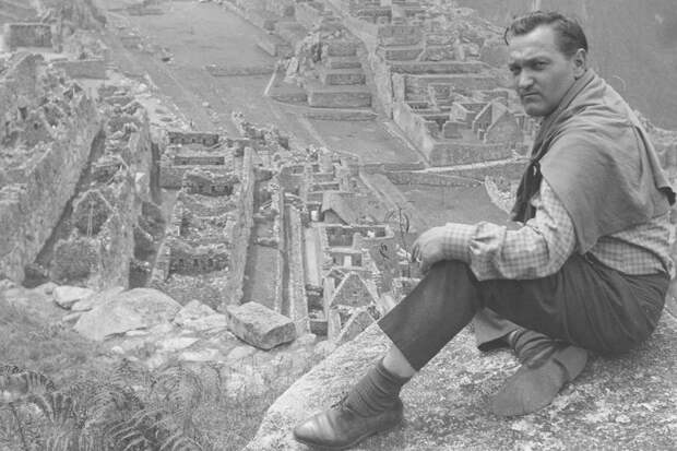 Пророк лженауки. Умер Эрих фон Дэникен, заставивший миллионы поверить в контакт пришельцев и древних людей. Как ему это удалось?