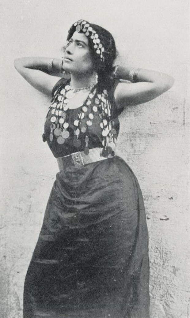 женщины северной африки 19 век берберки. мавритания девушки берберки. берберки из северной африки. женщина в парандже. древние арабские женщины.