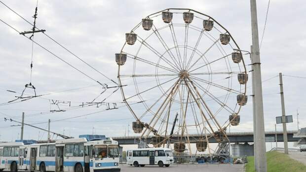 Колесо обозрения в Барнауле / Фото: amic.ru / Екатерина Смолихина
