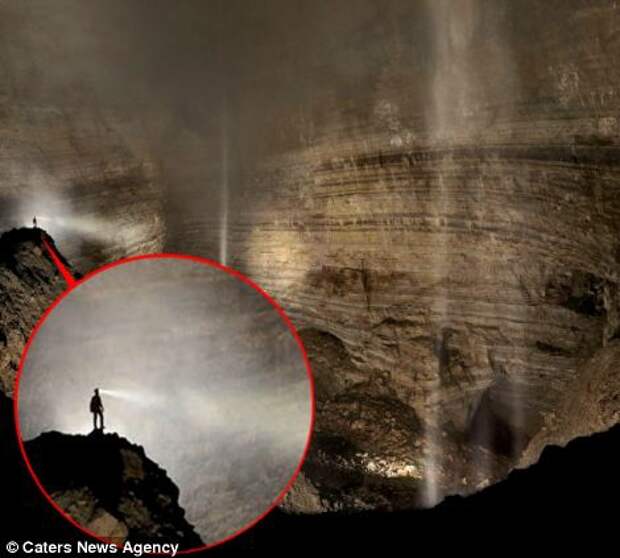 В Китае обнаружили огромную пещеру с собственным климатом и облаками китай, климат, красота природы, пещера