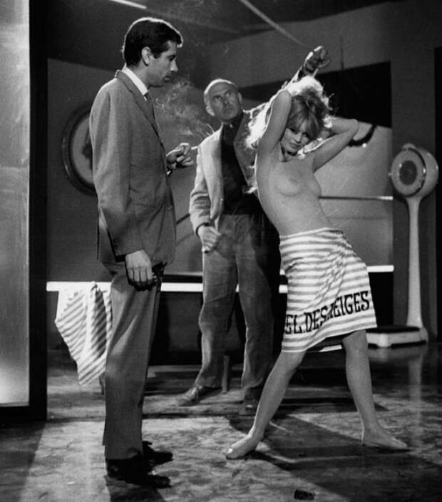 Фильм Отпустив поводья (1961) смотреть онлайн бесплатно в хорошем качестве без регистрации, скачать