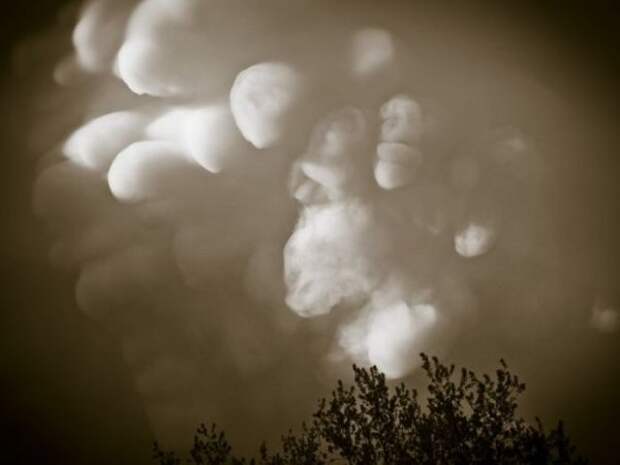 Фотографии самых необычных облаков на планете (52 фото)