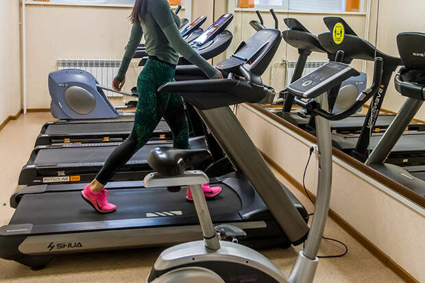 В Новосибирске фитнес-клуб отключил телефоны после объявления о закрытии