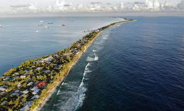 В самой узкой стране мира живет 11000 человек. Ширина Тувалу в некоторых местах всего 20 метров