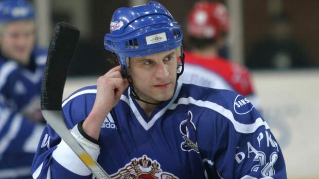 Не боялся американских головорезов, дал важный урок молодому Овечкину! История Бульина