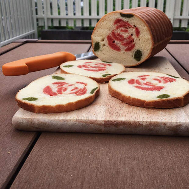 Illustrations Inside Loaves Of Bread