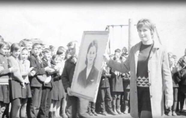 День памяти Нади Курченко отмечали в самых далеких уголках страны. Село Новополтава, Алтайский край... День памяти Нади Курченко отмечали в самых далеких уголках страны. Село Новополтава, Алтайский край...