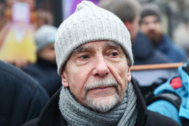 84-летний правозащитник объявлен в розыск в России