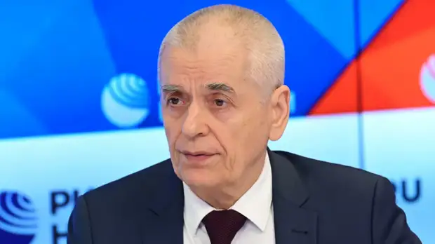 Онищенко поддержал продолжающих носить маски москвичей