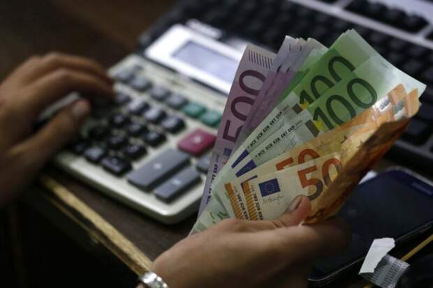 «Соцработники» предлагают гуманитарную помощь и выплаты в евро? Не верьте, в Крыму орудуют мошенники