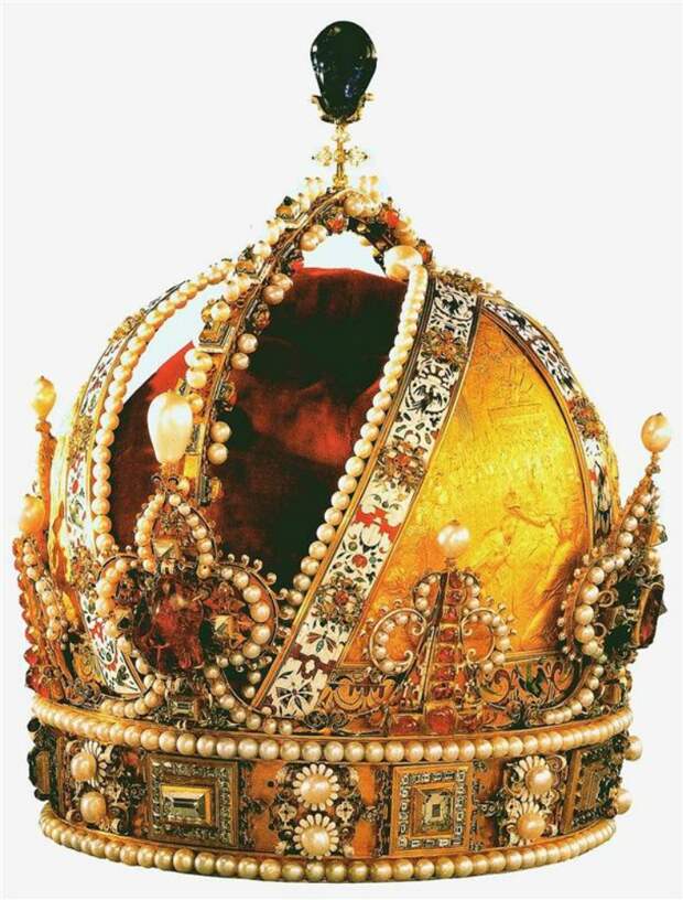 Короны царственных особ