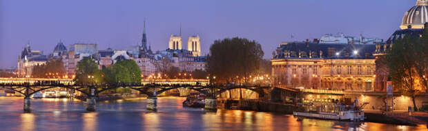 Прогулка по мосту Искусств в Париже