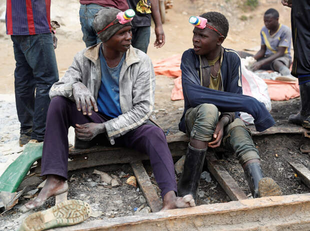 Кустарная добыча золота в Конго
