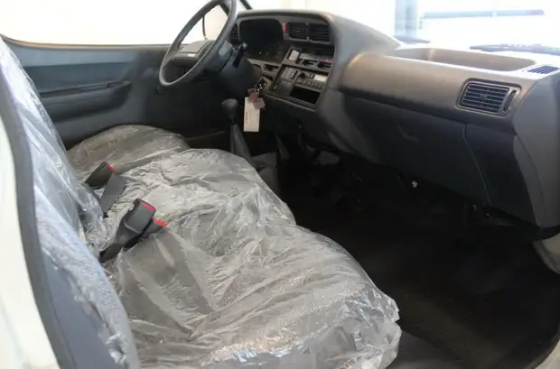 31-летний Toyota Hiace продают по цене новой GR86, и вот почему