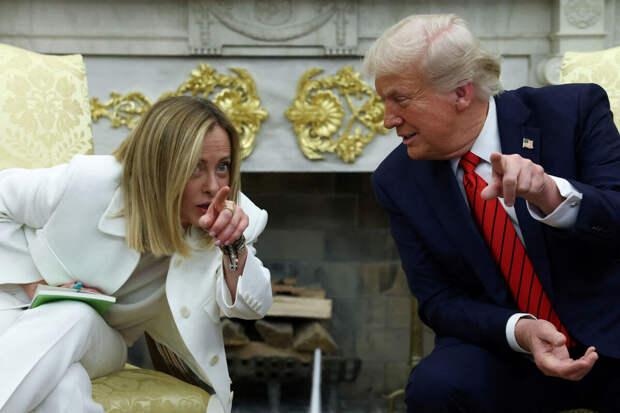 Bloomberg: Мелони позиционирует себя как посредника между США и ЕС