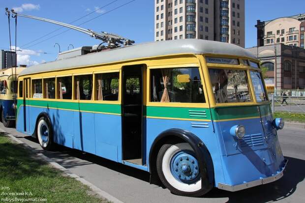 Парад ретро-техники в Санкт-Петербурге авто, общественный транспорт, парад, ретро автомобили