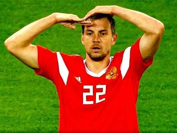 Украинцы ополчились на своего футболиста за жест Дзюбы