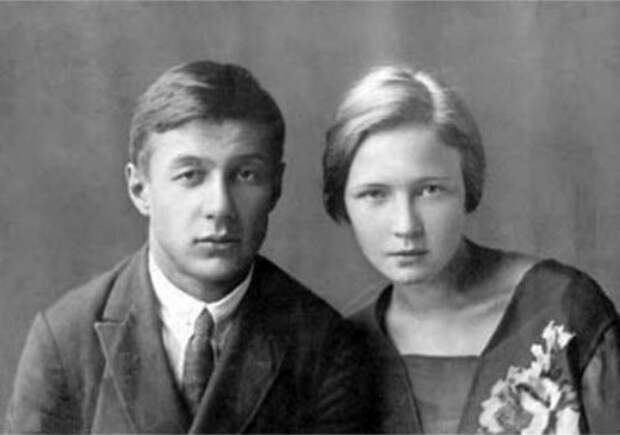 Ольга Берггольц. Голос осажденного Ленинграда Ольга Берггольц. Голос осажденного Ленинграда