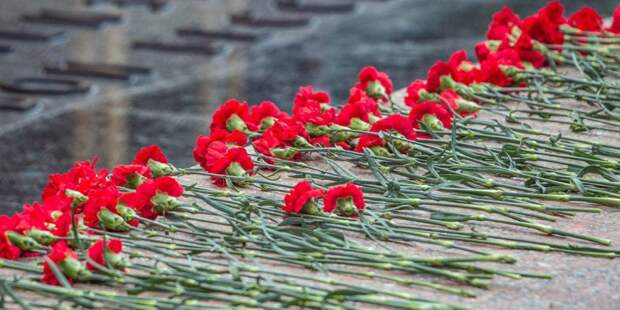 Собянин возложил цветы к Могиле Неизвестного солдата в День города. Фото: mos.ru